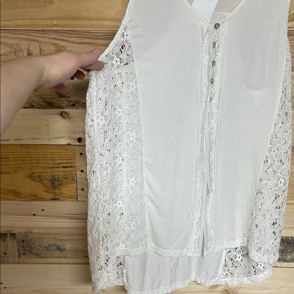 POL size Large White Three Button Lace Sleeveless Open Front Soft Blouse - Picture 4 of 9